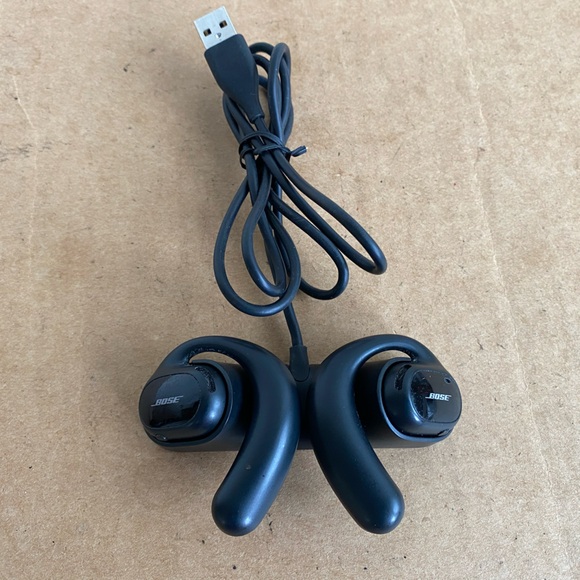 Bose Sport Open wireless Earbuds - Picture 3 of 6